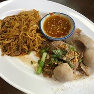 ก๋วยเตี๋ยวเดินดง