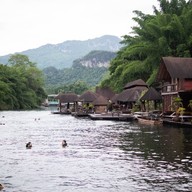 Sai Yok View raft Resort