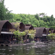 Sai Yok View raft Resort