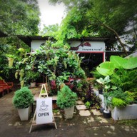 Storefront of Bitter Sweet Special Coffee & Roaster