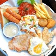 สเต็กถาดป้าน้อย ร้านมีที่เดียว ไม่มีสาขาครับ