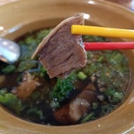 เมนูของร้าน นายก๋ง  ตลาดประตูกรุงเทพ