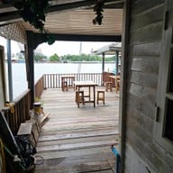 ก๋วยเตี๋ยวเรือริมน้ำ วัดเทวราชกุญชร