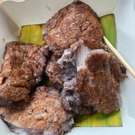 ขนมบ้าบิ่นมะพร้าวอ่อน หน้าธ.ธนชาต ตลาดนครปฐม 0700-1300