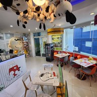 Charlie Brown cafe