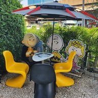 Charlie Brown cafe