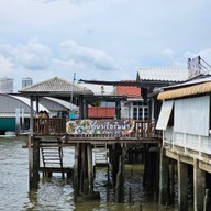 ก๋วยเตี๋ยวเรือริมน้ำ วัดเทวราชกุญชร