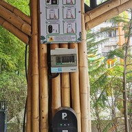 ดำเนินพวา รีสอร์ทบ้านต้นไม้