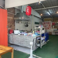 ข้าวไข่ข้น กะเพราพริกแห้ง