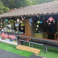 หน้าร้าน ร้าน เฮียชู เนื้อตุ๋น&หมูตุ๋น ข้าวขาหมู