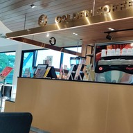 บรรยากาศ Golden Coffee สะพานสูง