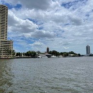 บ้านริมน้ำตลาดน้อย