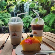 เมนูของร้าน Three Mountain Cafe