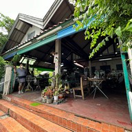 บ้านข้าวมันส้มตำ ตรงข้ามทะเลสาบ 2 (สัมมากร)