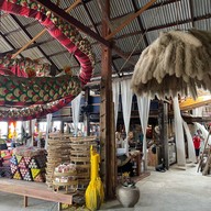 บ้านริมน้ำตลาดน้อย