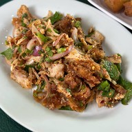 บ้านข้าวมันส้มตำ ตรงข้ามทะเลสาบ 2 (สัมมากร)