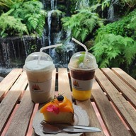 เมนูของร้าน Three Mountain Cafe