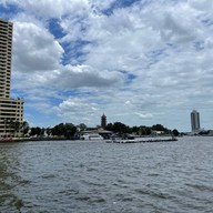 บ้านริมน้ำตลาดน้อย