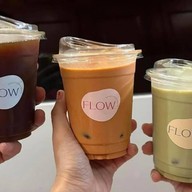 Flow Specialty coffee & Roastery ในเมือง