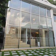 หน้าร้าน Zero Complex