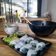 เมนูของร้าน ก๋วยเตี๋ยวปากหม้อน่าล่อในสวน พัทลุง พัทลุง