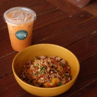 บรรจง-ข้าวไข่ข้น-ชากาแฟ อารีย์