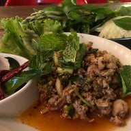 ร้านลาบเป็ดอุดร เจ๊องุ่น ไก่ย่าง ปลาเผา