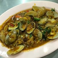 ร้านข้าวต้มฟ้ามุ่ย ณ ผ่านฟ้า