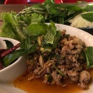 ร้านลาบเป็ดอุดร เจ๊องุ่น ไก่ย่าง ปลาเผา