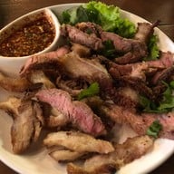 ร้านลาบเป็ดอุดร เจ๊องุ่น ไก่ย่าง ปลาเผา