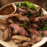 ร้านลาบเป็ดอุดร เจ๊องุ่น ไก่ย่าง ปลาเผา