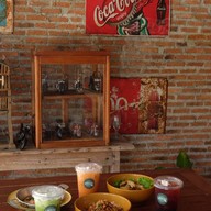 บรรจง-ข้าวไข่ข้น-ชากาแฟ อารีย์