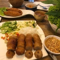 วิลลี่แหนมเนือง ห้วยขวาง