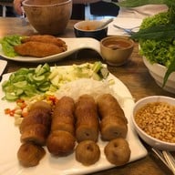 วิลลี่แหนมเนือง ห้วยขวาง