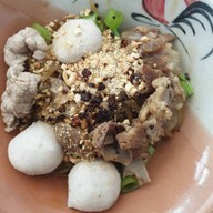 ก๋วยเตี๋ยวเรือ ลิ้มรส อร๊อยอร่อย โชคชัย4 ซอย78