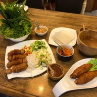 วิลลี่แหนมเนือง ห้วยขวาง