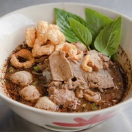 ก๋วยเตี๋ยวเรือดำเนินฯ ไม่มีสาขา
