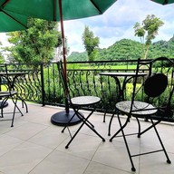 บรรยากาศ บ้าน มาดาม ไทย เรสทัวรองท์ เขาจีนแล