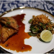 เมนูของร้าน เที่ยงตรง By House Number 1712