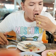 บรรยากาศ กุ้งเผา สะใภ้ริมน้ำ ตลาดกลางอยุธยา