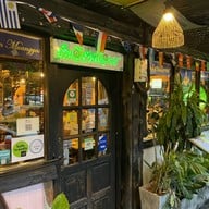 บ้านอีสานเมืองยศ