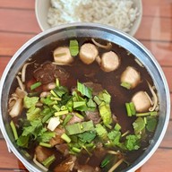 ก๋วยเตี๋ยวรสโบราณบ้านพัทยา