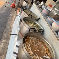 หมูกรอบนายไซ ประชาชื่น
