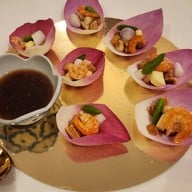 เมนูของร้าน Le Intawaa