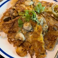 หอยทอดเจ๊ฮวย ตลาดริมน้ำกลางคืน