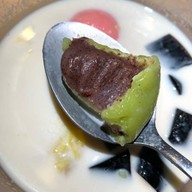 มารีย์ บัวลอยไส้ทะลัก แยกไฟแดงอุดม