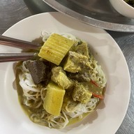 ขนมจีนเส้นสดแม่แดง