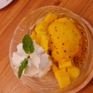 สวีท แอดดิค ถนนสาธุประดิษฐ์