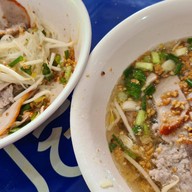 เมนูของร้าน เจ๊อิม ก๋วยเตี๋ยวหมู บ้านโป่ง