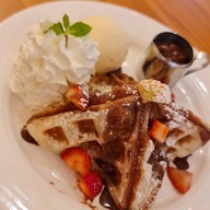 สวีท แอดดิค ถนนสาธุประดิษฐ์